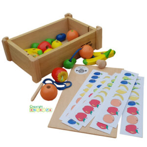 nizalica voće edukativna drvena igračka nizalica sa drvenim voćem za djecu razvoj fine motorike nizalica Montessori nizalica voće edukativna igračka za predškolski uzrast koordinacija oko-ruka nizalica voće kreativna igra djeca drvo nizalica voće za kuću i vrtić logičko razmišljanje kroz igru nizalica nagrađena igračka 2013